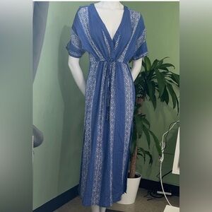 Chic Blue Maxi Dress with Geometric Pattern